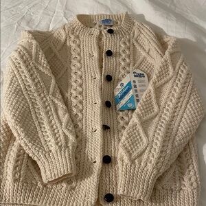 BNWT John Molly 100% wool hand knit Cream Cable Knit Sweater—women’s size small